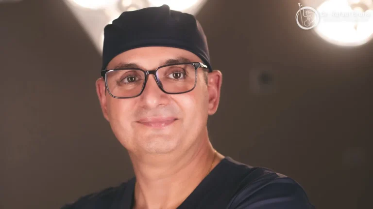 Dr. Rafael Bruns, cirurgião fetal, paramentado em centro cirúrgico